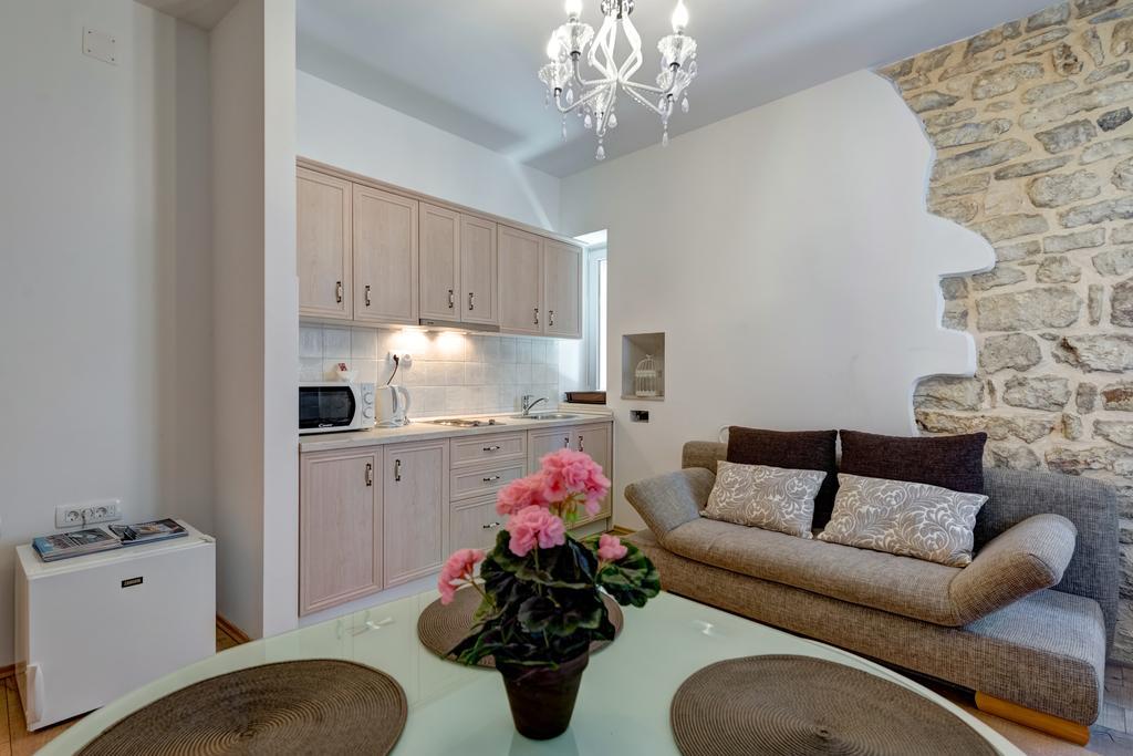 Temple Luxury Apartments & Rooms สปลิท ภายนอก รูปภาพ