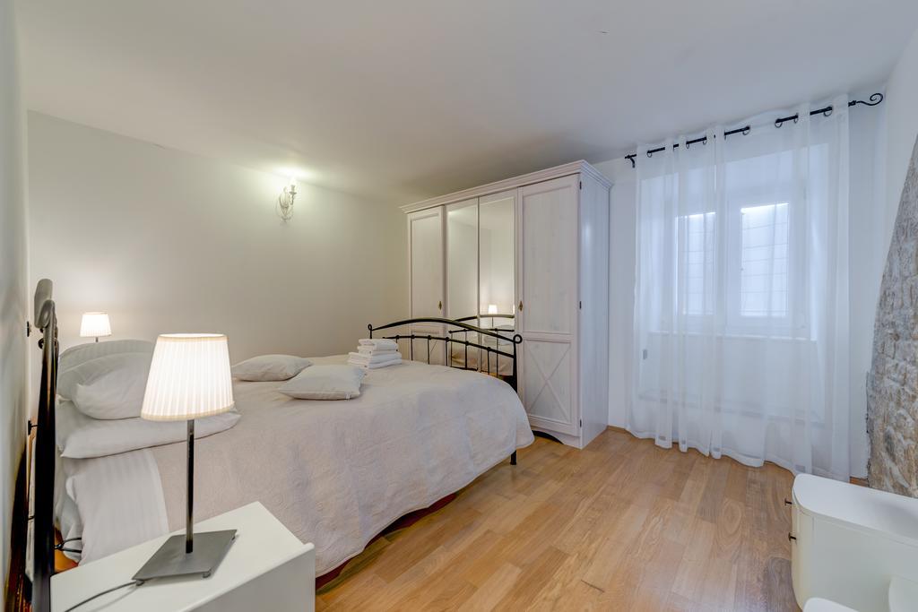 Temple Luxury Apartments & Rooms สปลิท ภายนอก รูปภาพ
